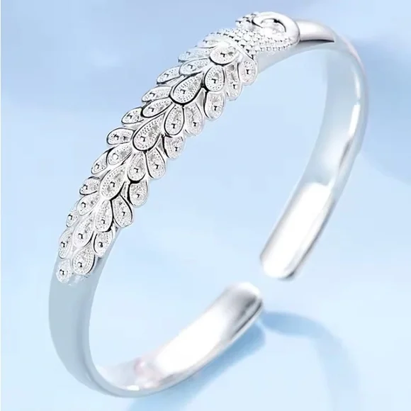 Elegant Silver Peacock Bracelet. - Picture 6 of 7